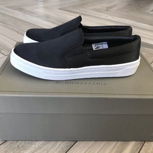 New BCBG MAXAZRIA Black Satin Slip On Flats Size 6